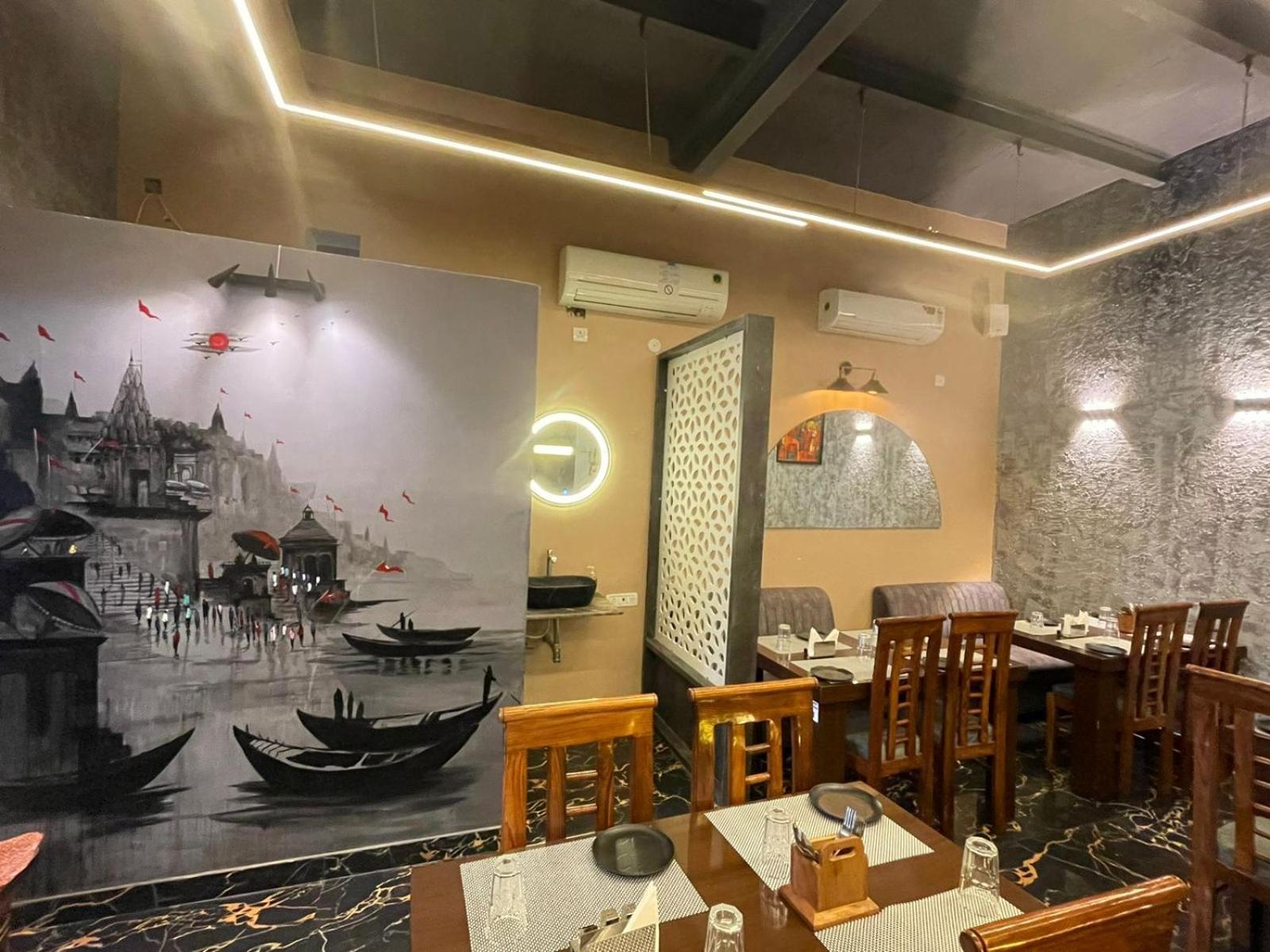 فاراناسي Shankar Vilaas -A Boutique Stay Forigners Choice Near Ghats And Temples المظهر الخارجي الصورة