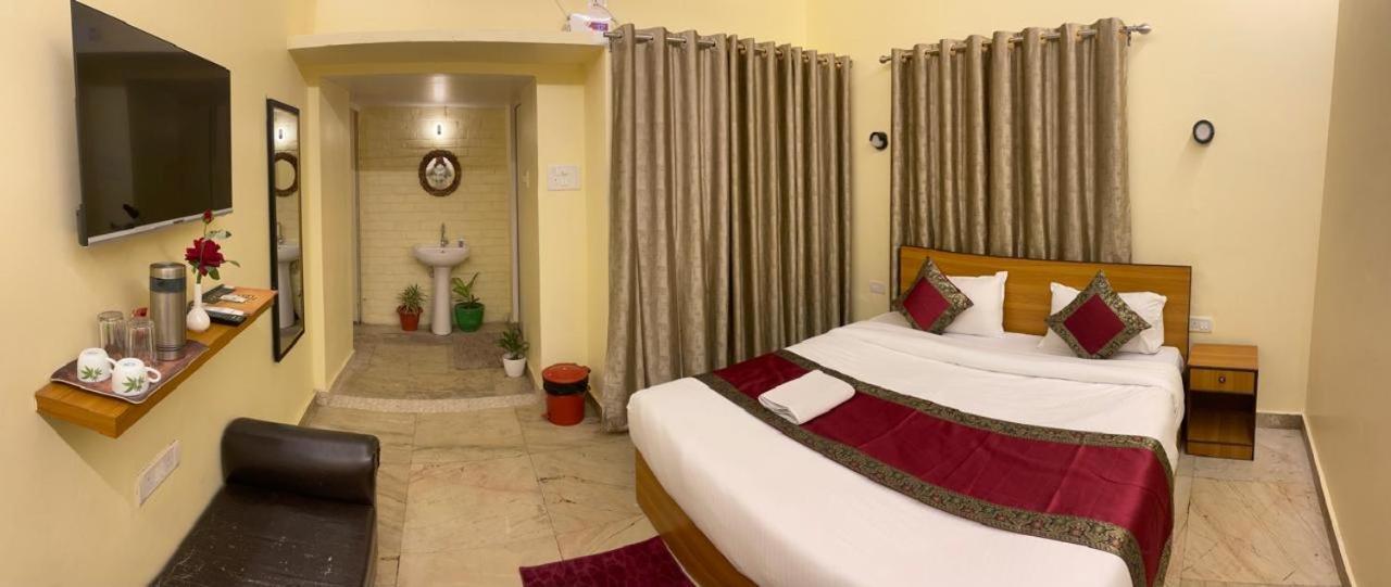 فاراناسي Shankar Vilaas -A Boutique Stay Forigners Choice Near Ghats And Temples المظهر الخارجي الصورة