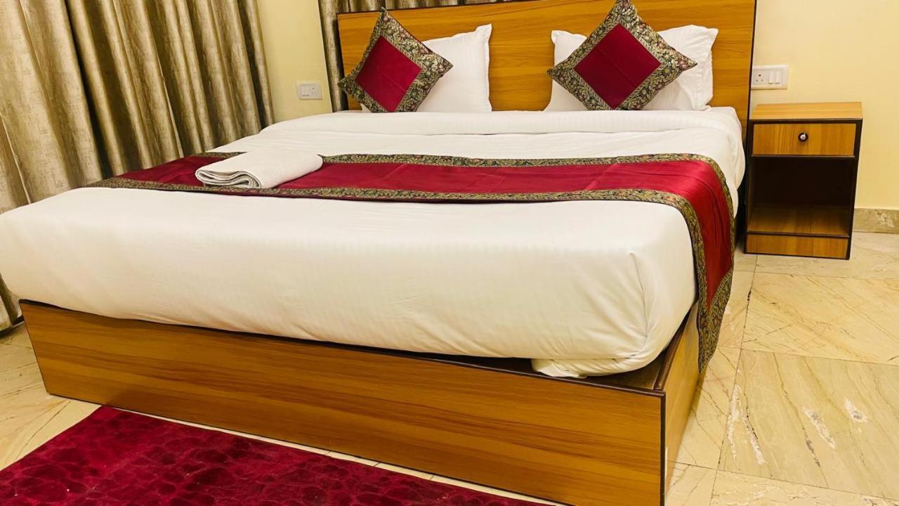 فاراناسي Shankar Vilaas -A Boutique Stay Forigners Choice Near Ghats And Temples المظهر الخارجي الصورة