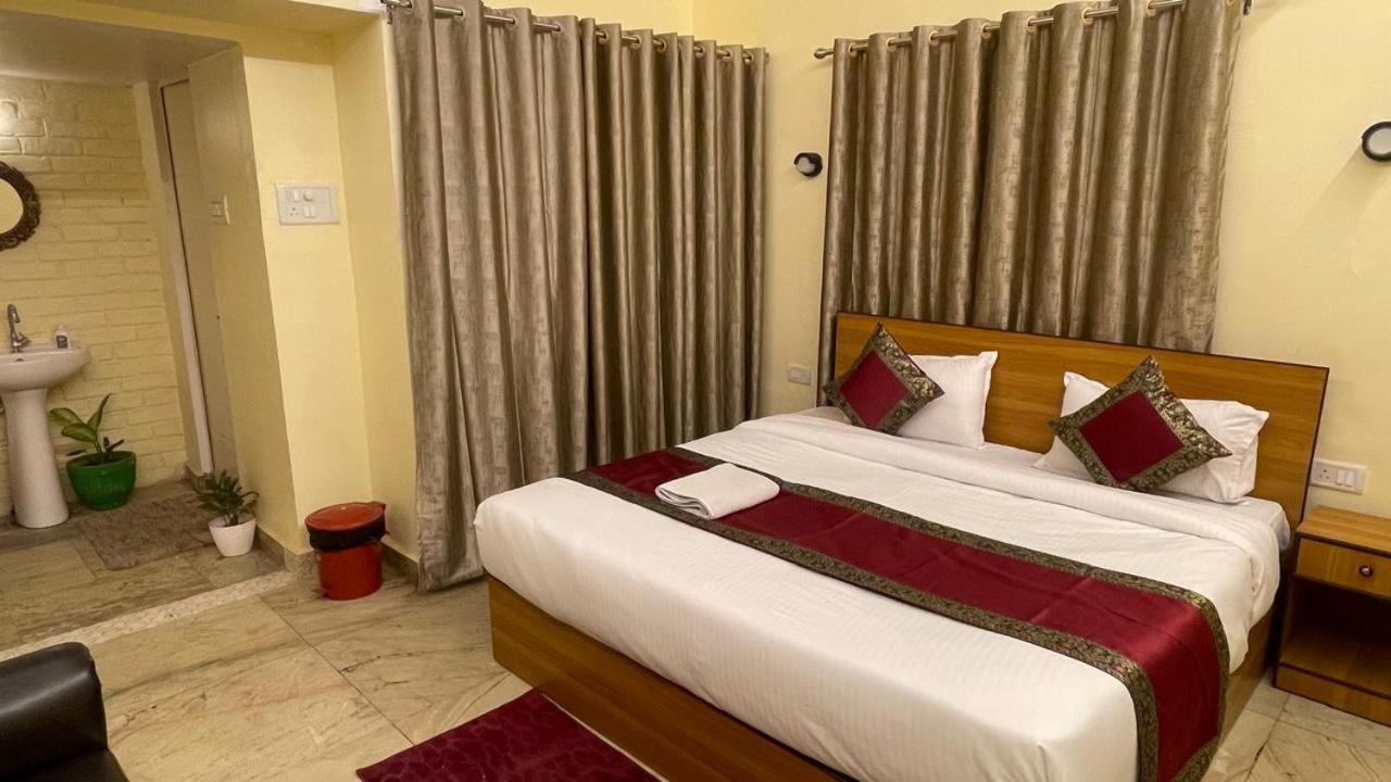 فاراناسي Shankar Vilaas -A Boutique Stay Forigners Choice Near Ghats And Temples المظهر الخارجي الصورة